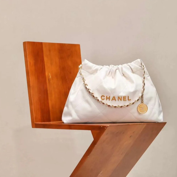 CHANEL-AS4486 샤넬 24C 뉴사이즈 화이트 골드 22 핸드백 45cm