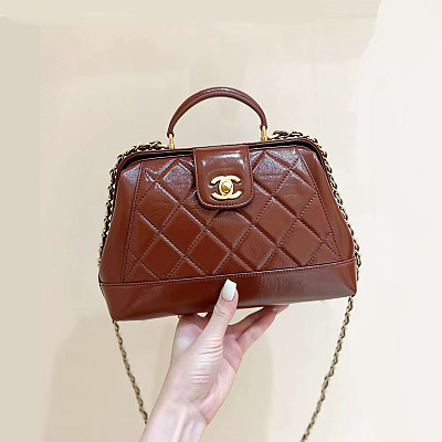 CHANEL-AS4959 샤넬 공방 블랙 스몰 탑 핸들 닥터 백 23.5cm