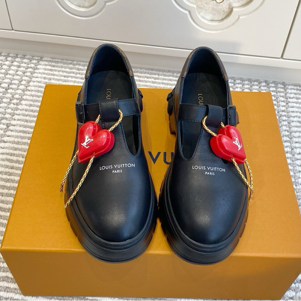 LOUIS VUITTON-11261 LV 하트 장식 여성용 슈즈 (2컬러)