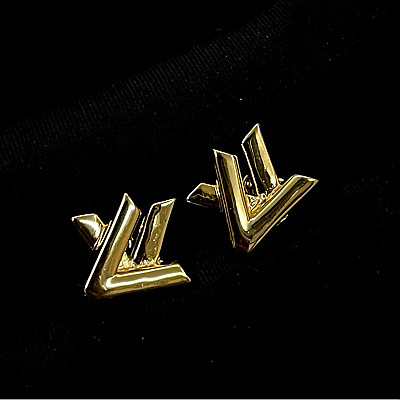 LOUIS VUITTON-9027 루이비통 LV 입체 레터 귀걸이 클래식 인기 베스트셀러
