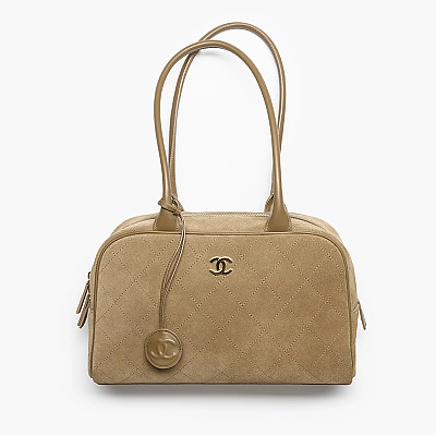 [스페셜오더]CHANEL-AS6580 샤넬 2026년 가을/겨울 스웨이드 카프스킨 골드 메탈 볼링백 라지