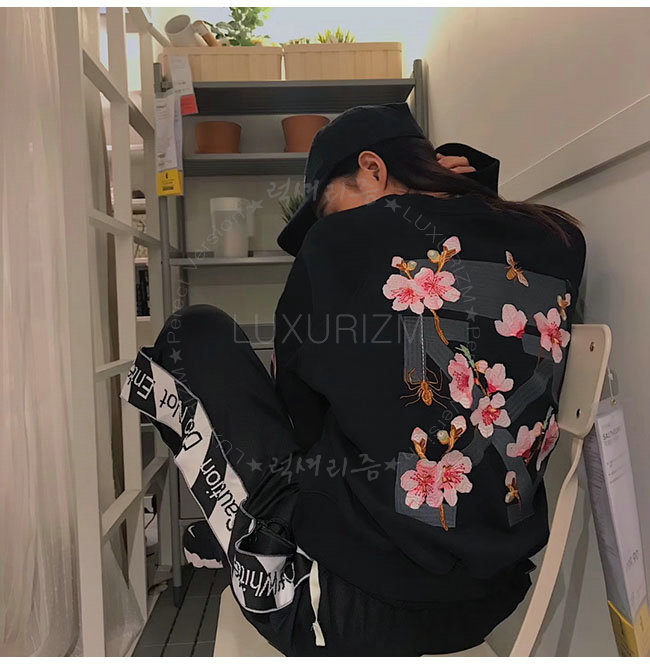 off white2-1023-5.jpg