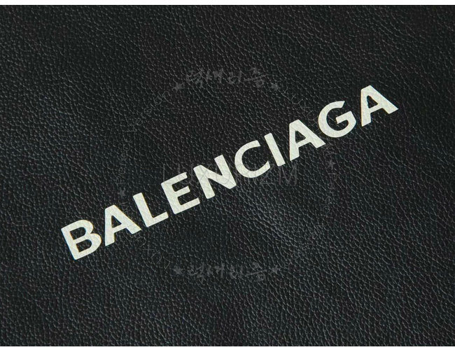 balenciaga1-1026-005.jpg