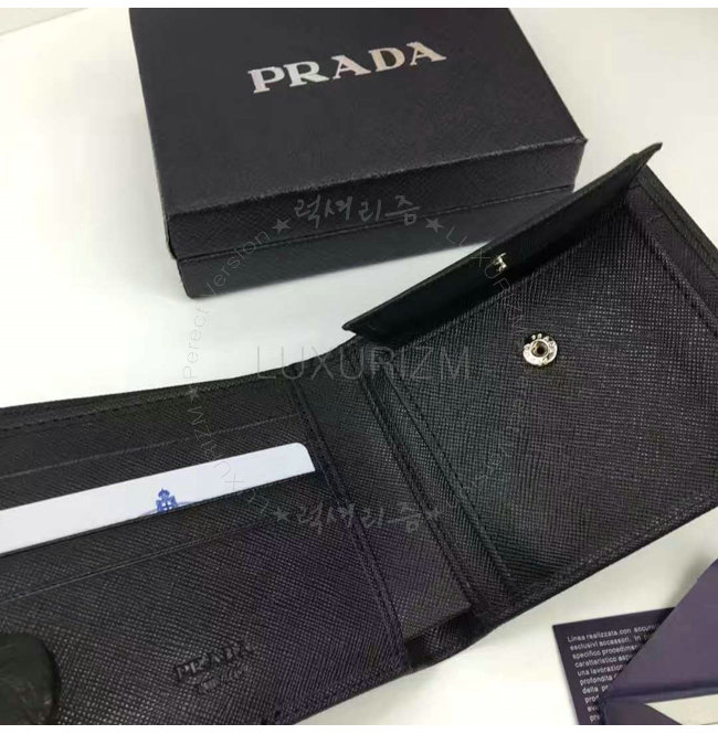 prada1-1125-005.jpg