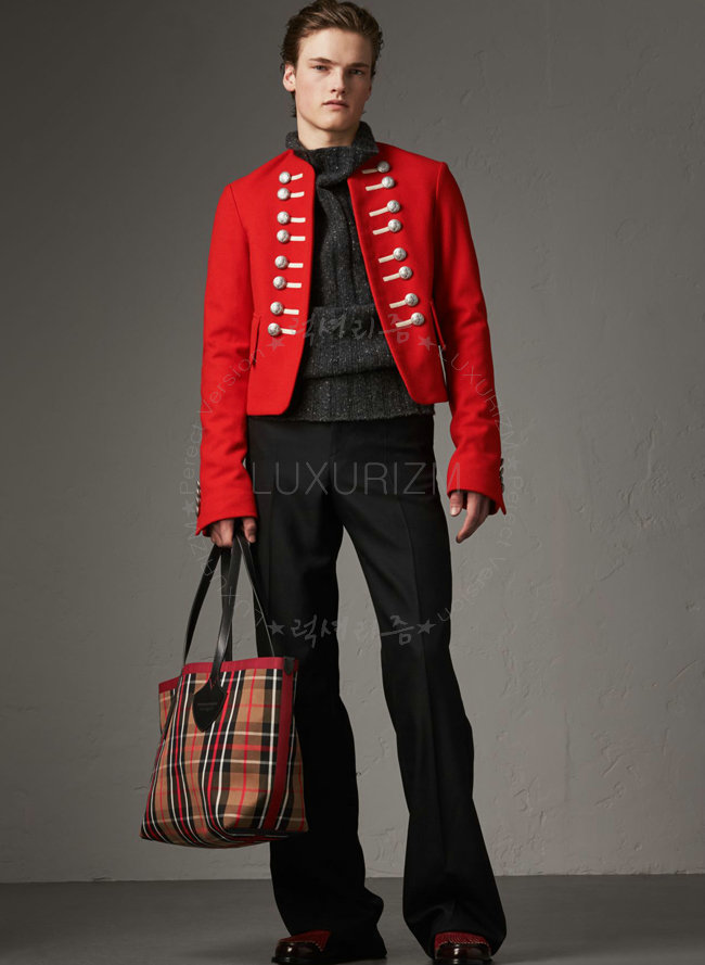 burberry2-1204-001.jpg