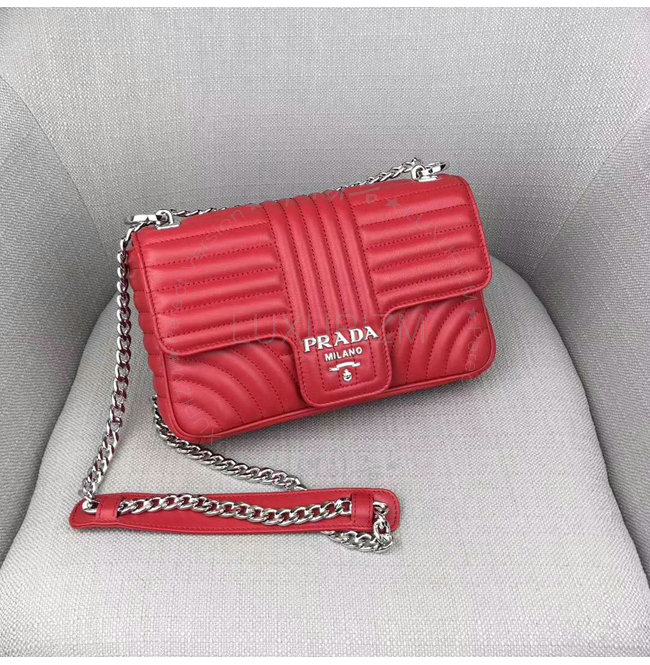 prada3-1228-003.jpg