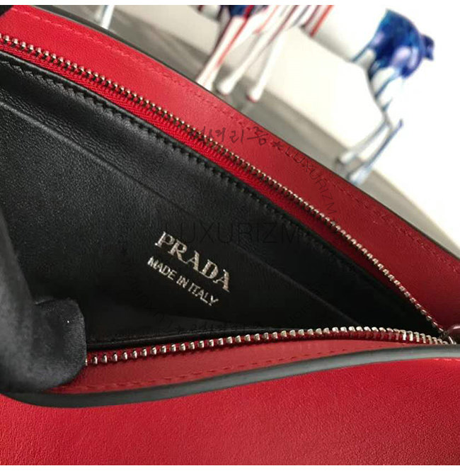 prada2-1026-0010.jpg