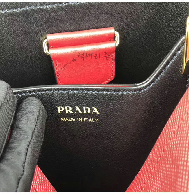 prada1-1113-0010.jpg