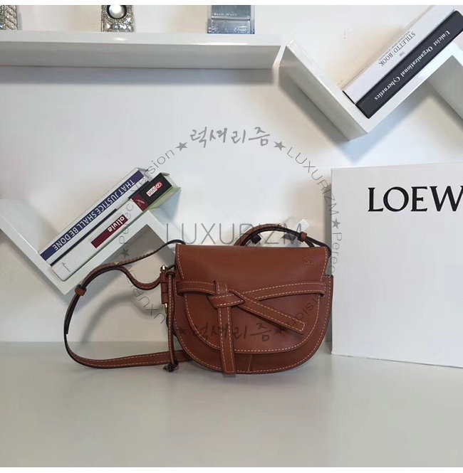 loewe10-1122-002.jpg