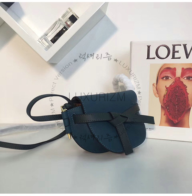 loewe2-1122-002.jpg