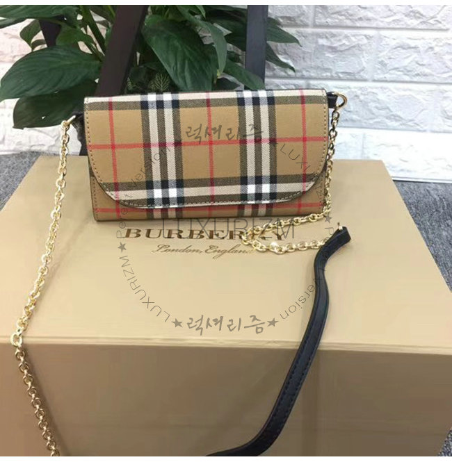 burberry-1213-002.jpg