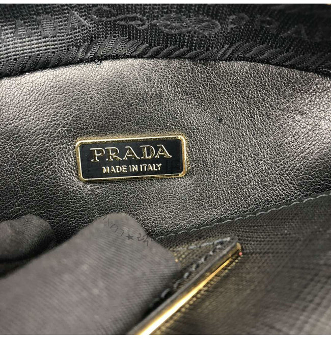 prada-1229-0010.jpg