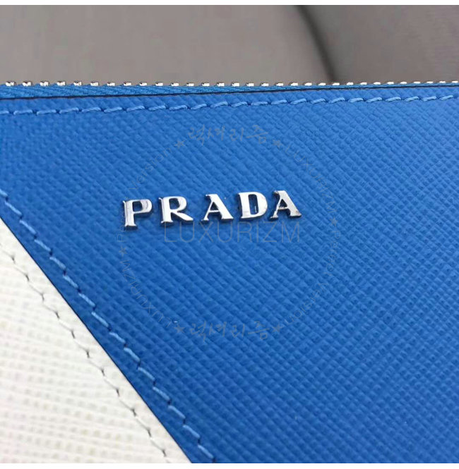 prada5-0226-009.jpg