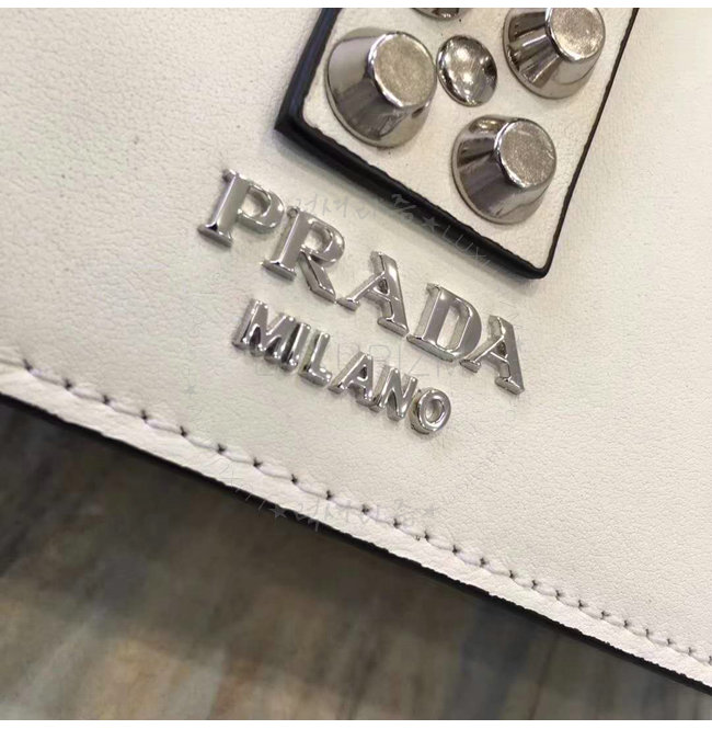 prada3-0413-006.jpg