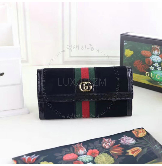 gucci1-0505-001.jpg