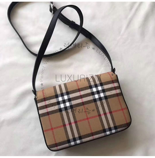 burberry1-0621-003.jpg