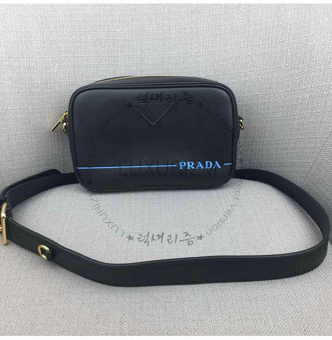 prada2-0815-004.jpg