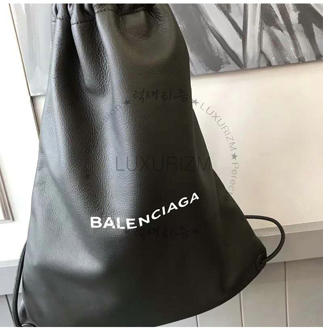 balenciaga1-0908-003.jpg